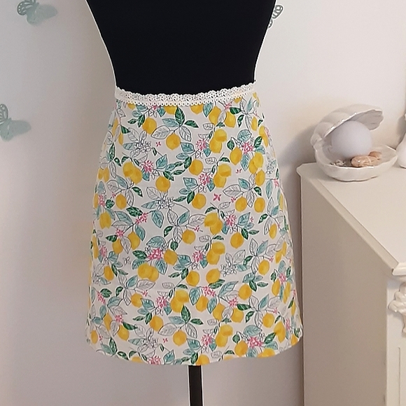 Lemon Aprons - Picture 1 of 2